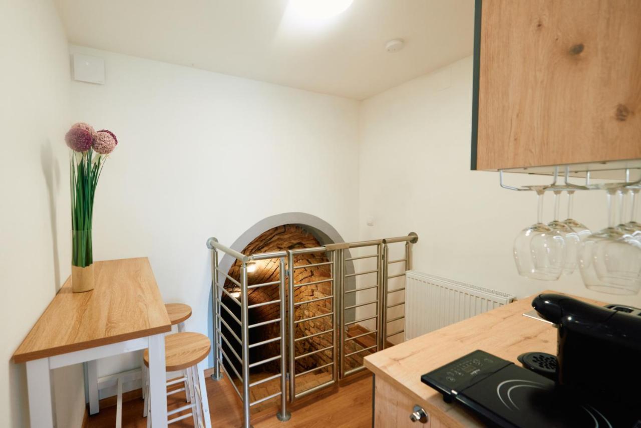 Apartment Fuer 2 Erwachsene Und 2 Kinder, Ausgestattet Mit Einem Weinkeller Und Einem Kleinen Hof - Self-Made Fruehstueck Inbegriffen Retz Exterior photo