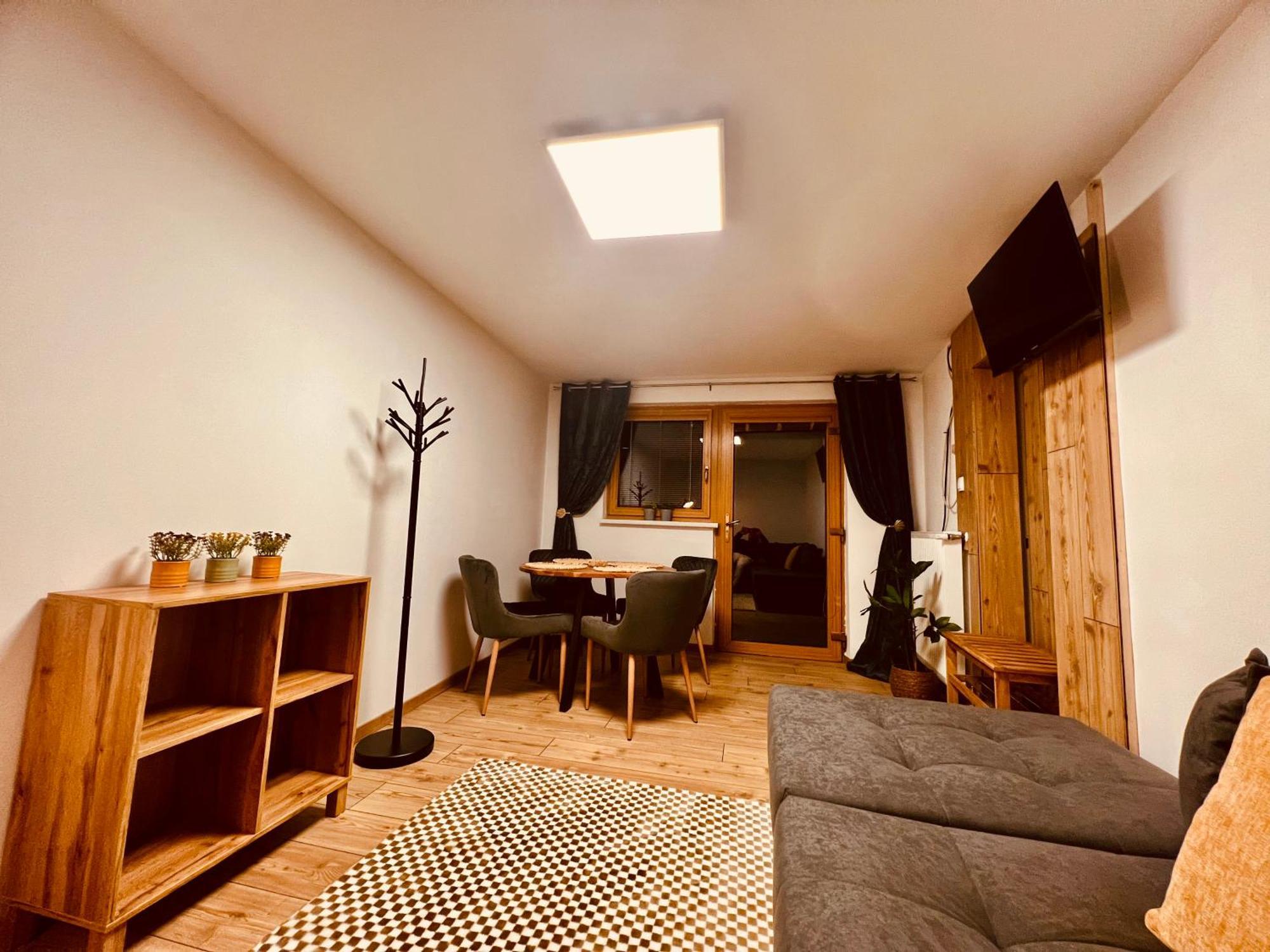 Apartment Fuer 2 Erwachsene Und 2 Kinder, Ausgestattet Mit Einem Weinkeller Und Einem Kleinen Hof - Self-Made Fruehstueck Inbegriffen Retz Exterior photo